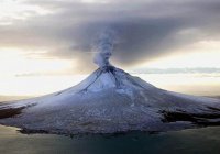 На Аляске случилось извержение вулкана