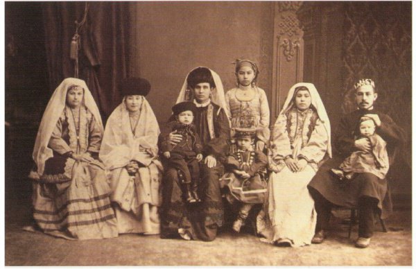 Как одевались татары в середине XIX – начале XX веков?